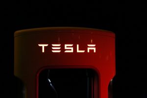 Jöhet az olcsóbb Tesla?!