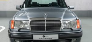 Boldog 90-es évek: időutazásra hív ez az újszerű állapotú, eladó Mercedes 500 E