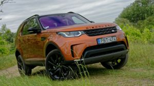 Önvezető rendszert tervez a Land Rover