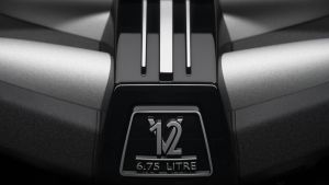 A Rolls-Royce a végletekig ragaszkodik a V12-es motorhoz