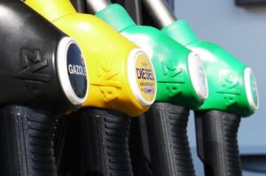 Üzemanyaghiány fenyeget Franciaországban az olajfinomítók folytatódó sztrájkja miatt