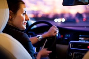 Biztonságosabban vezetnek a nők